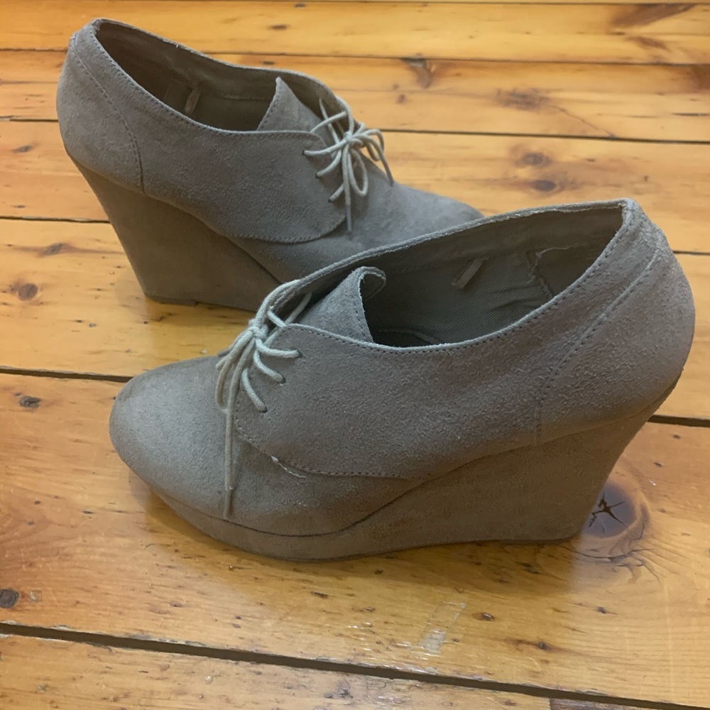 Kirra Suede Wedges 9